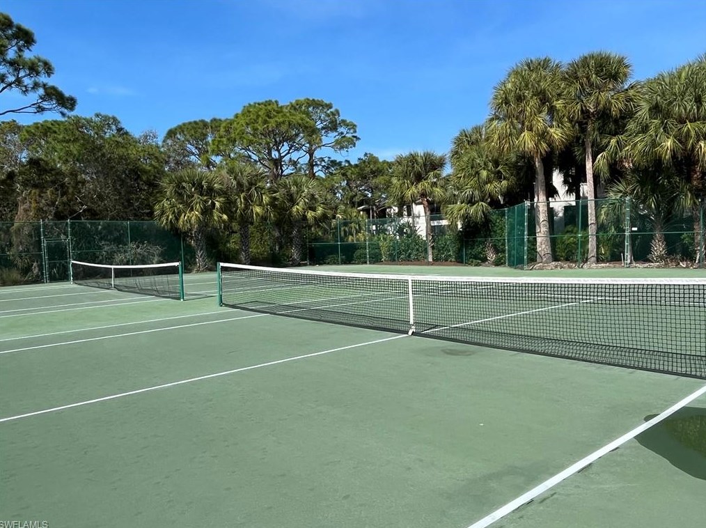 27197 Oakwood Lake Dr, Bonita Springs FL  34134-2606 exterior