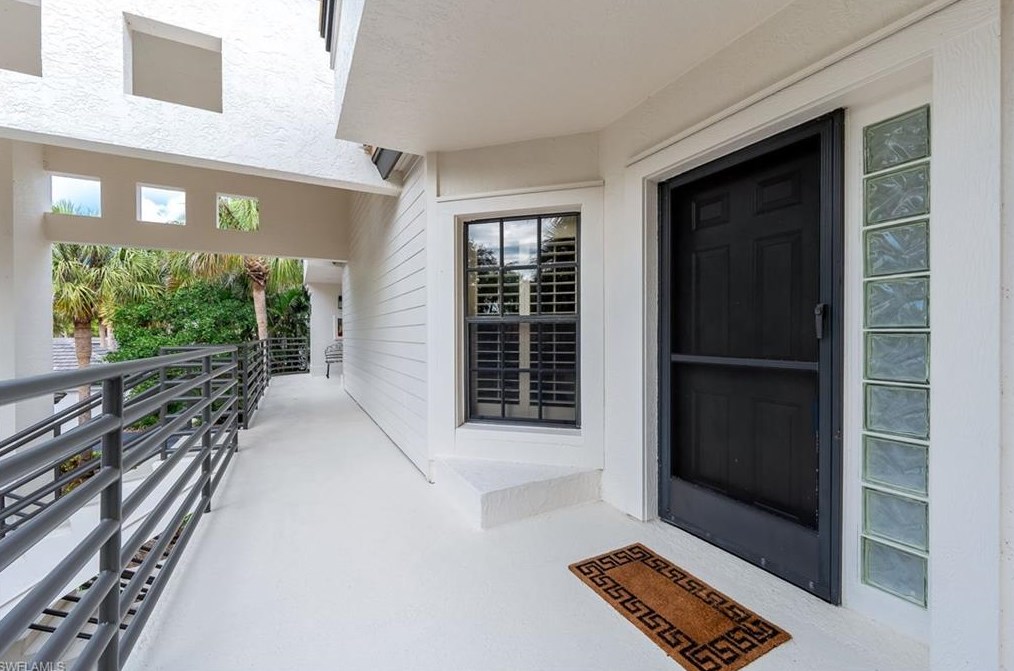 27197 Oakwood Lake Dr, Bonita Springs FL  34134-2606 exterior