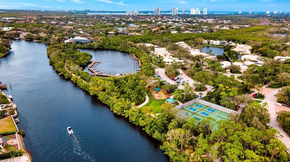 27197 Oakwood Lake Dr, Bonita Springs FL  34134-2606 exterior