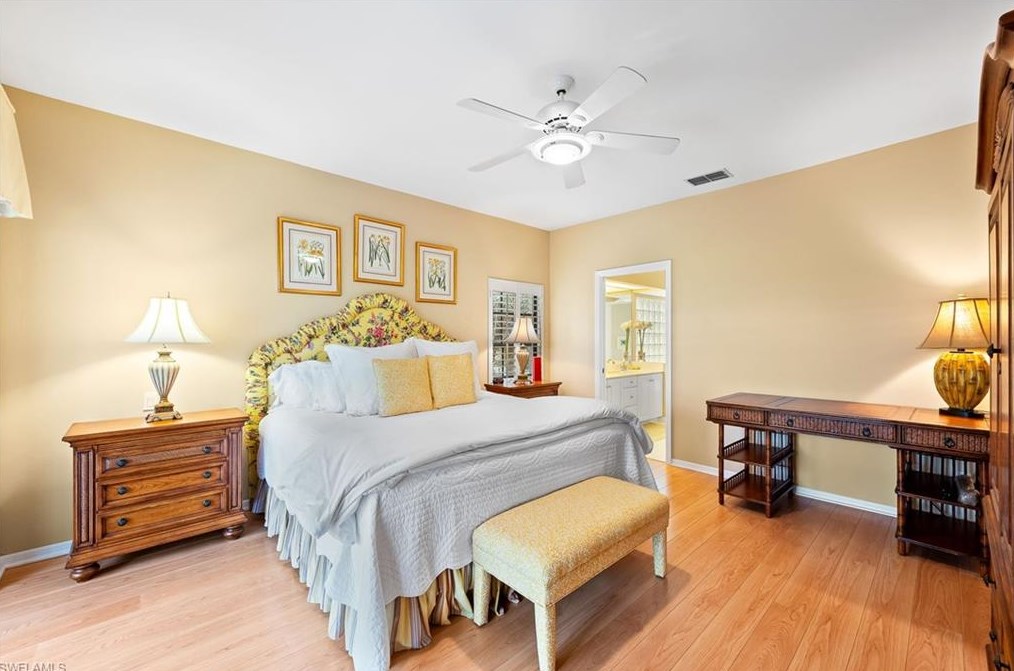 27197 Oakwood Lake Dr, Bonita Springs FL  34134-2606 exterior