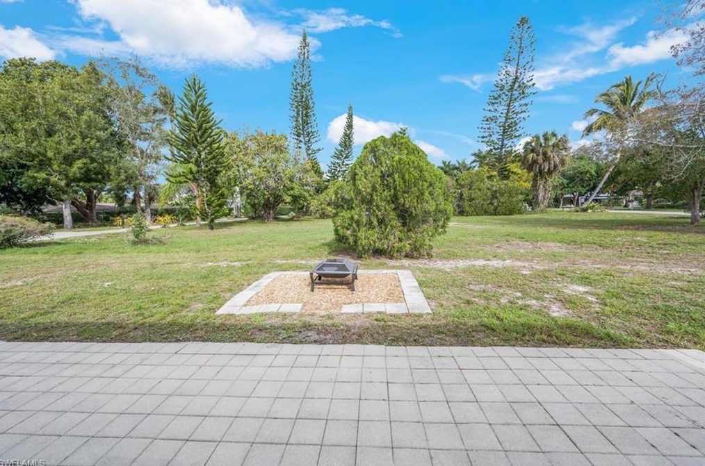 27208 Rio Vista Cir, Bonita Springs FL  34135-4729 exterior