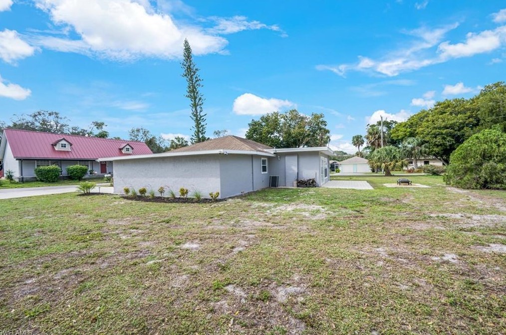 27208 Rio Vista Cir, Bonita Springs FL  34135-4729 exterior