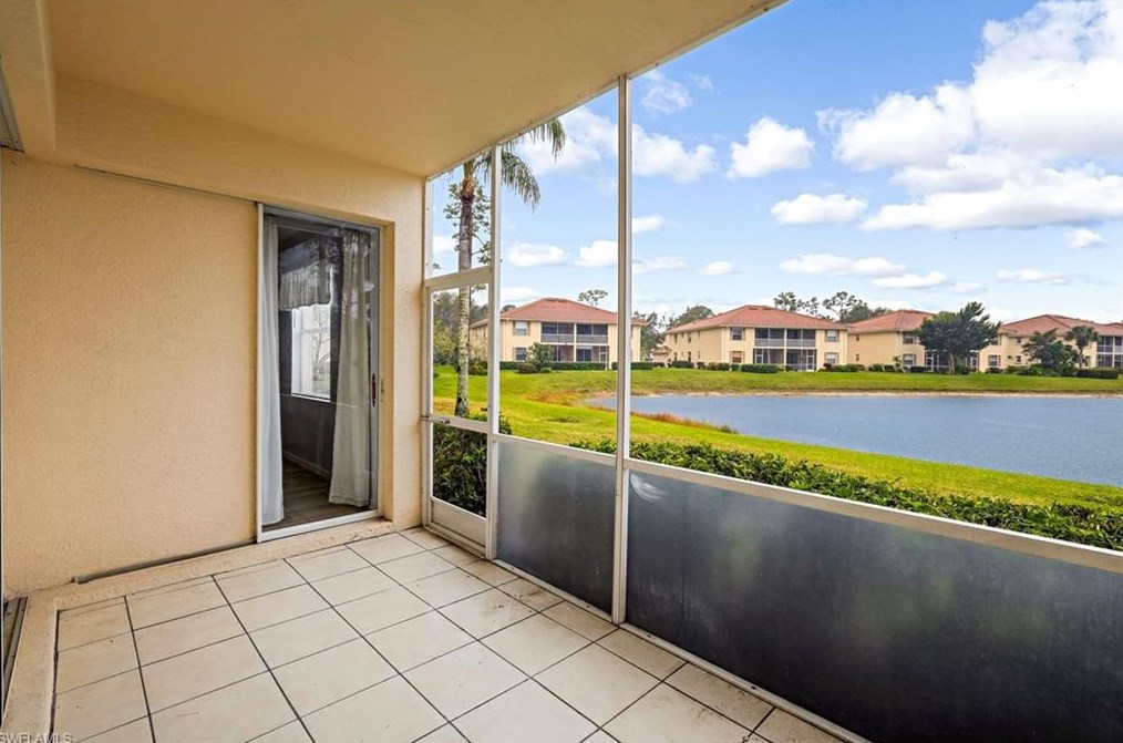 360 Robin Hood Cir, Naples FL  34104-5420 exterior