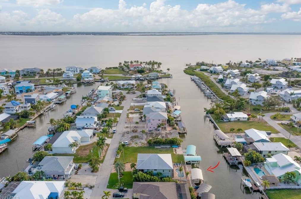 2383 Sycamore St, Saint James City FL  33956-2067 exterior