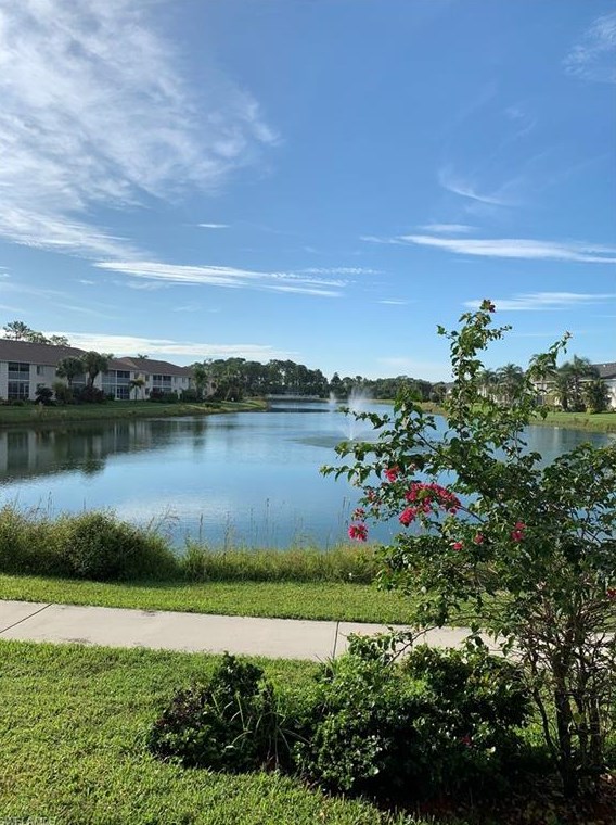 548 Belina Dr, Naples FL 34104-8455 exterior