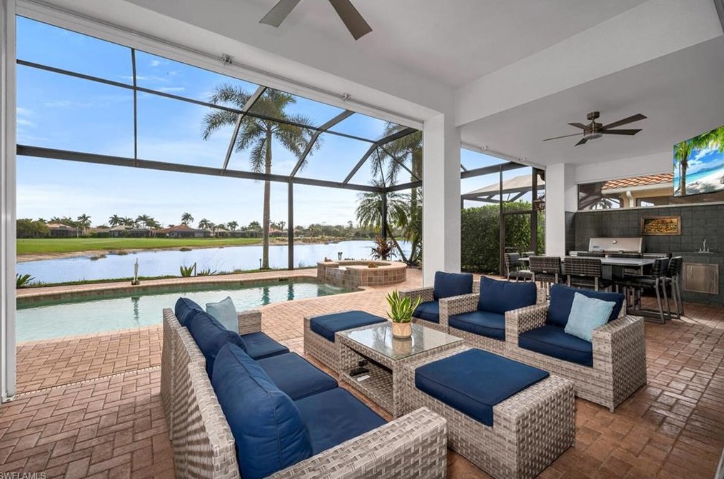 5059 Cerromar Dr, Naples FL  34112-7922 exterior