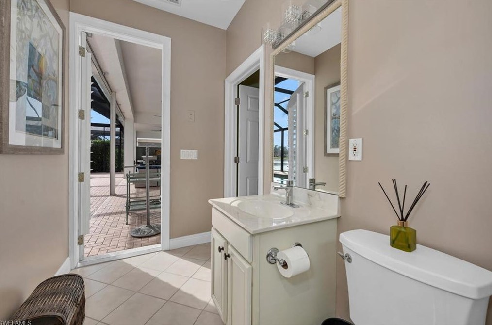 5059 Cerromar Dr, Naples FL  34112-7922 exterior