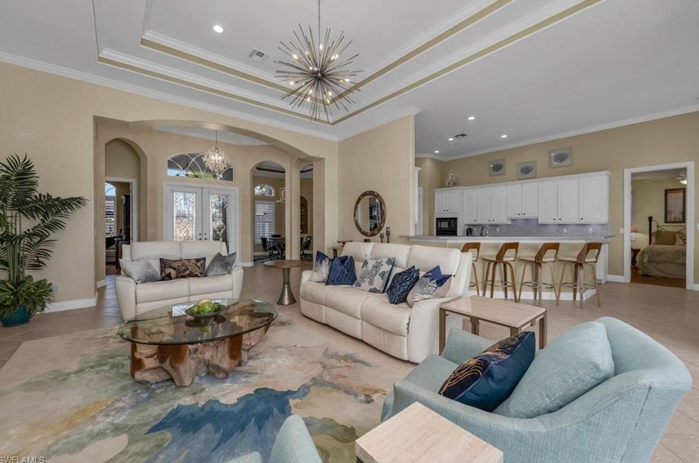 5059 Cerromar Dr, Naples FL  34112-7922 exterior