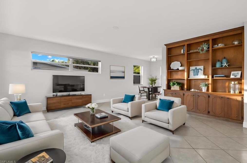 1075 Rordon Ave, Naples FL  34103-4570 exterior