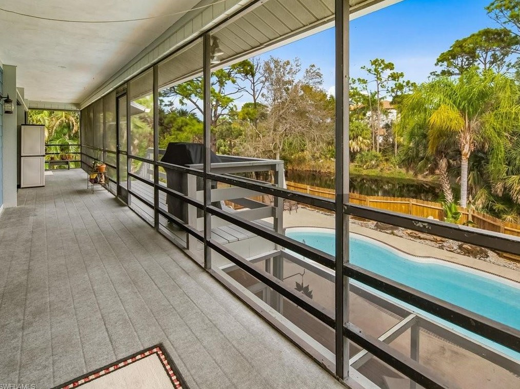 4724 Pembrooke Ln, Bonita Springs FL  34134-7109 exterior