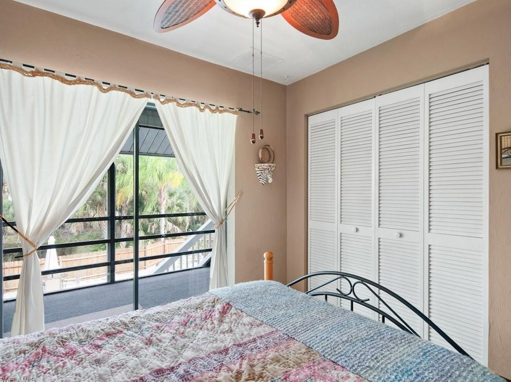 4724 Pembrooke Ln, Bonita Springs FL  34134-7109 exterior