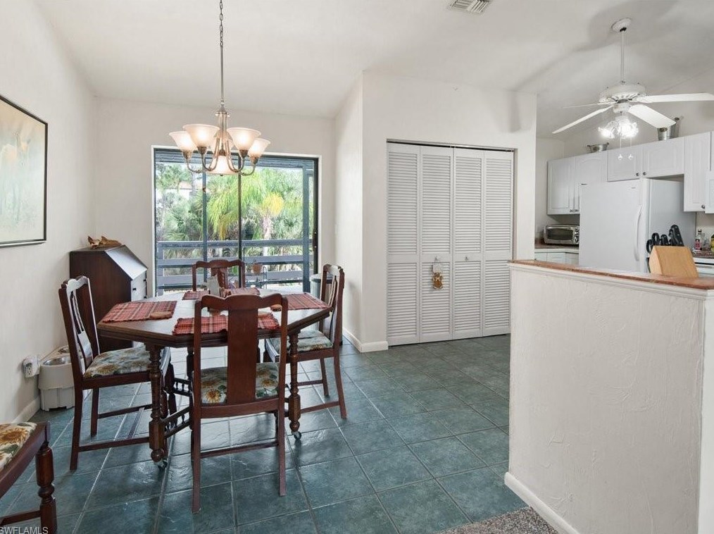 4724 Pembrooke Ln, Bonita Springs FL  34134-7109 exterior