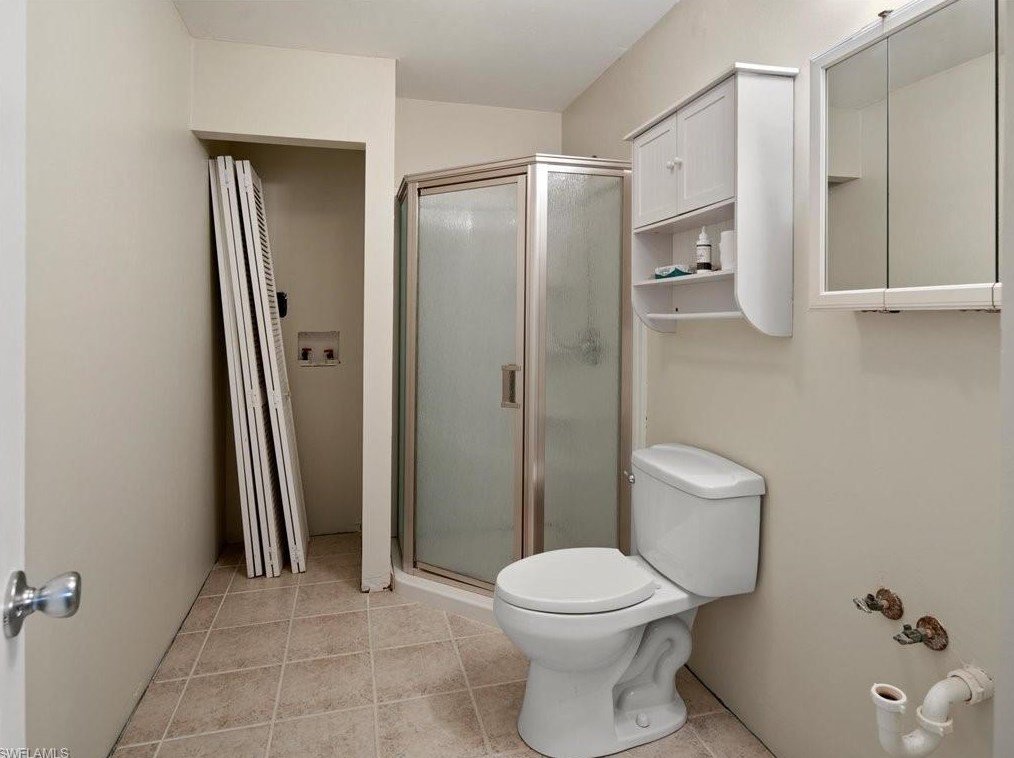 4724 Pembrooke Ln, Bonita Springs FL  34134-7109 exterior