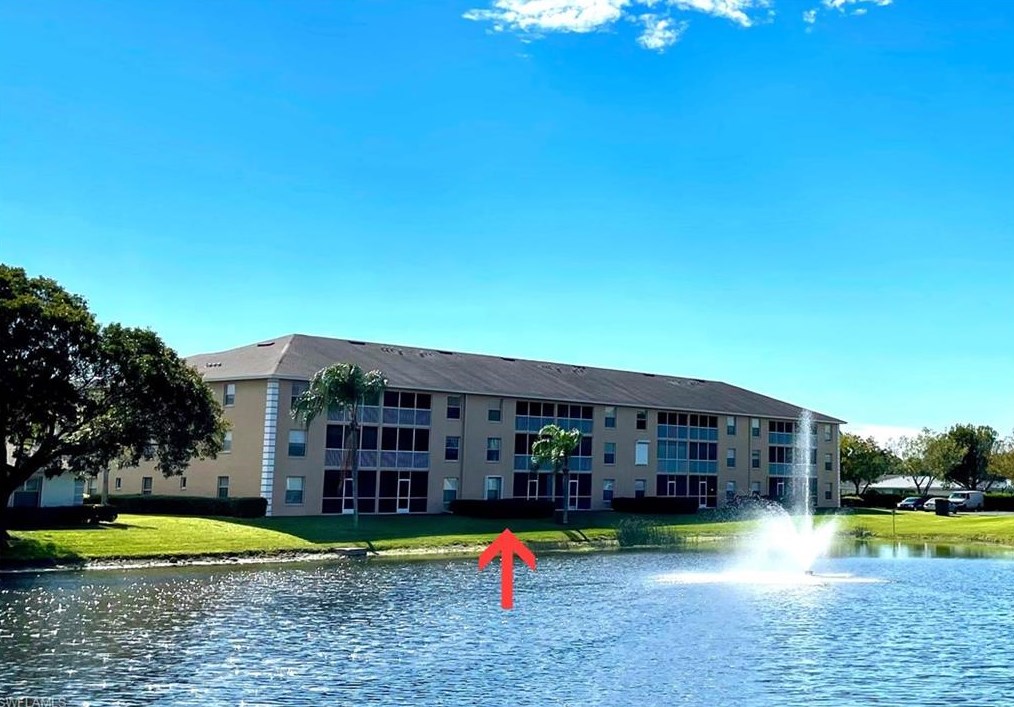 9640 Victoria Ln, Naples FL  34109-8610 exterior