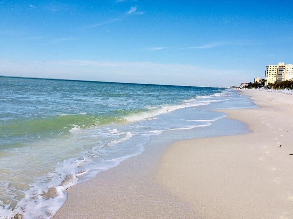 575 91 Ave, Naples FL 34108-2422 exterior