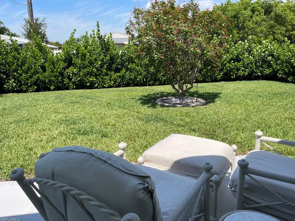 575 91 Ave, Naples FL 34108-2422 exterior