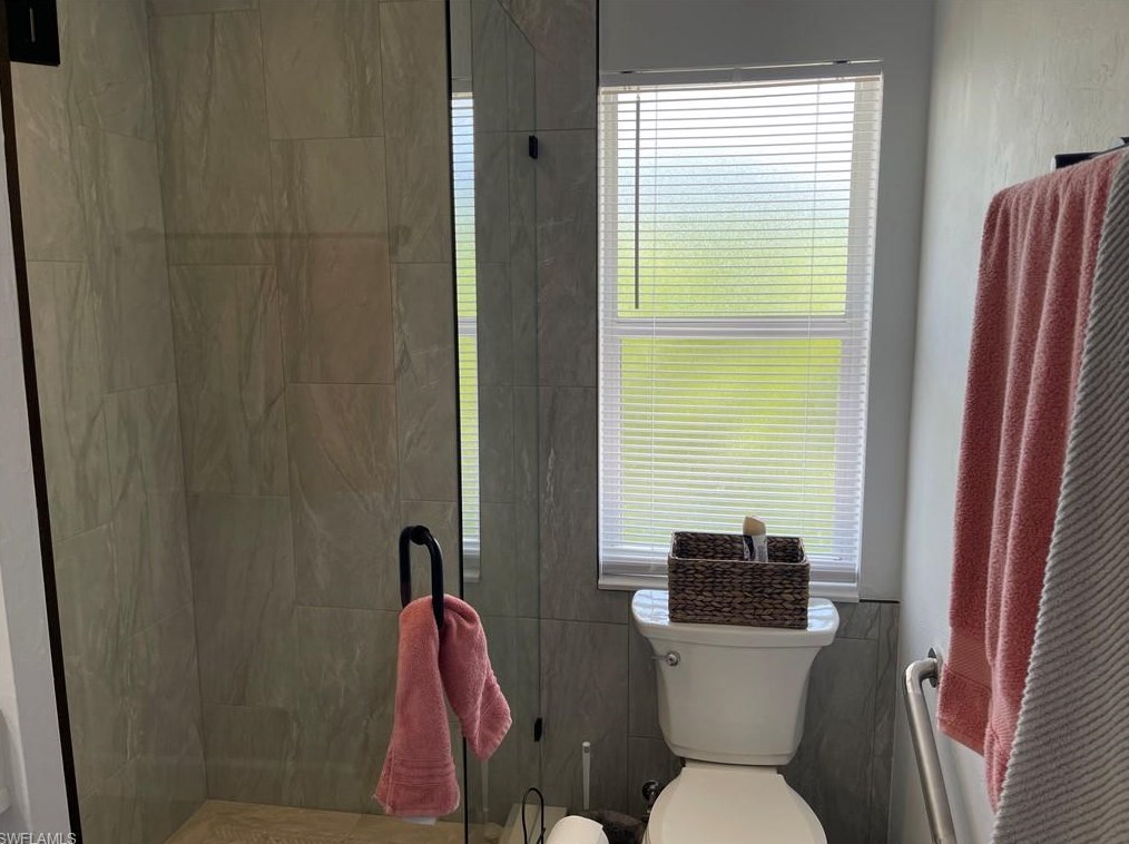 575 91 Ave, Naples FL 34108-2422 exterior