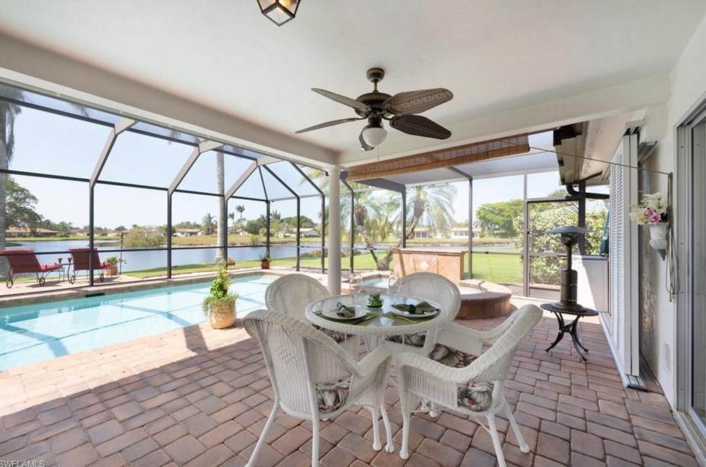 556 Landmark Dr, Naples FL 34112-5248 exterior