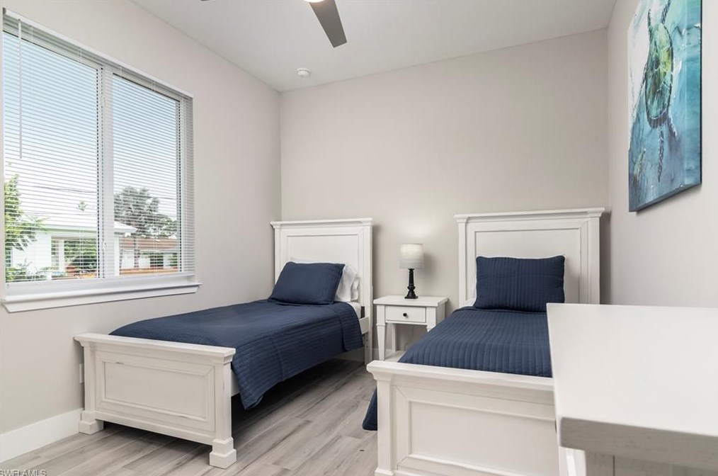 682 105 Ave, Naples FL 34108-1837 exterior