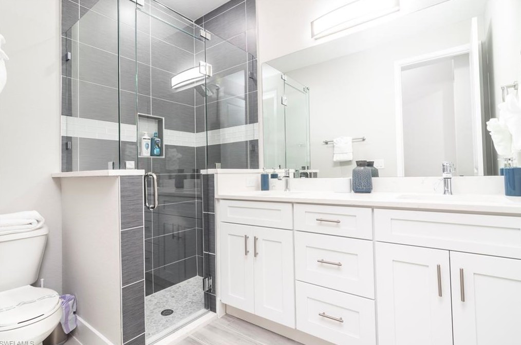 682 105 Ave, Naples FL 34108-1837 exterior