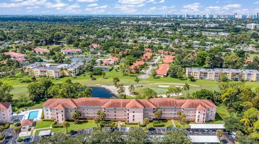 441 Quail Forest Blvd, Naples FL  34105-5504 exterior