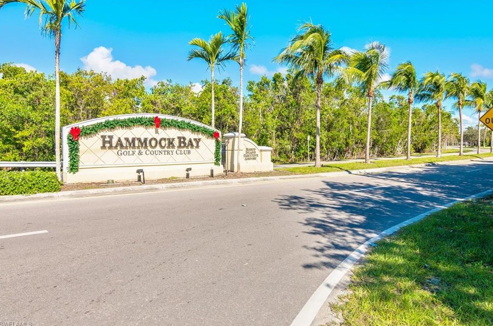 1012 Mainsail Dr, Naples FL  34114-7818 exterior