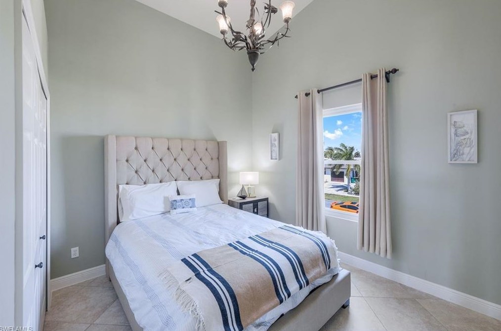 748 Rose Ct, Marco Island FL  34145-2523 exterior