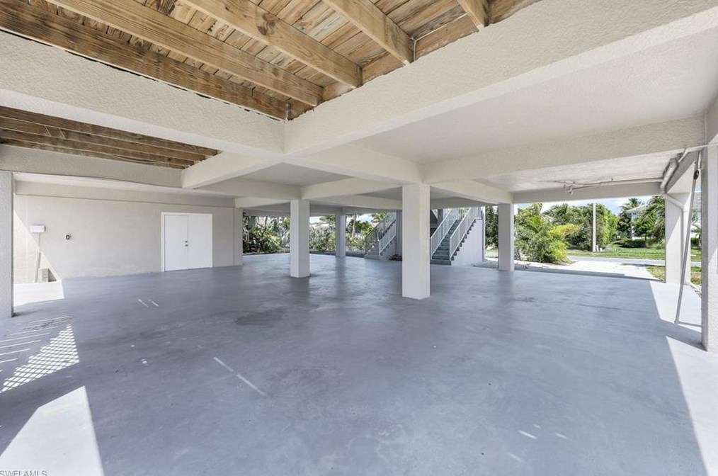 748 Rose Ct, Marco Island FL  34145-2523 exterior