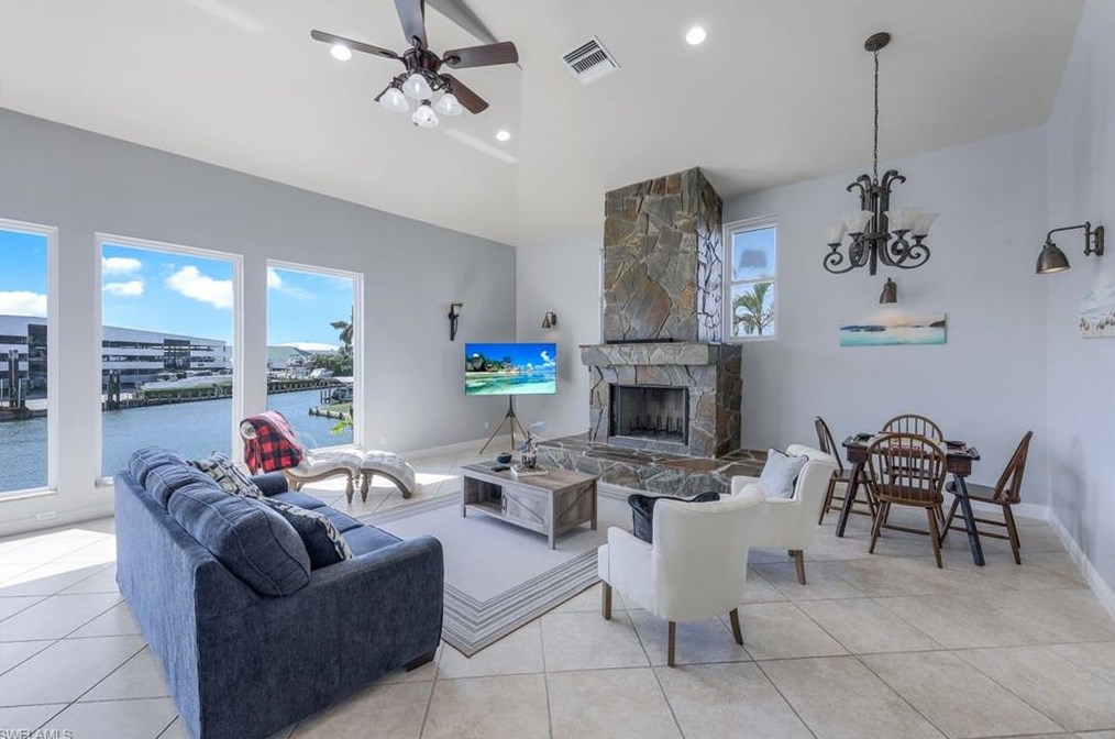 748 Rose Ct, Marco Island FL  34145-2523 exterior