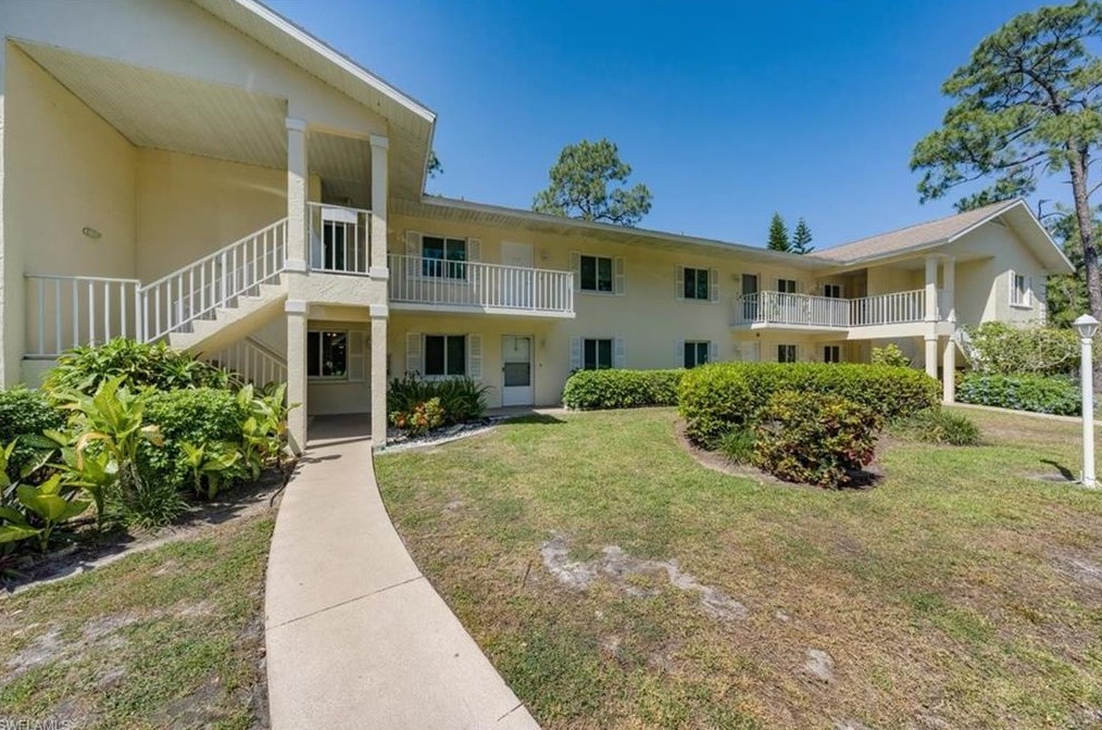 230 Timber Lake Cir, Naples FL  34104-4715 exterior