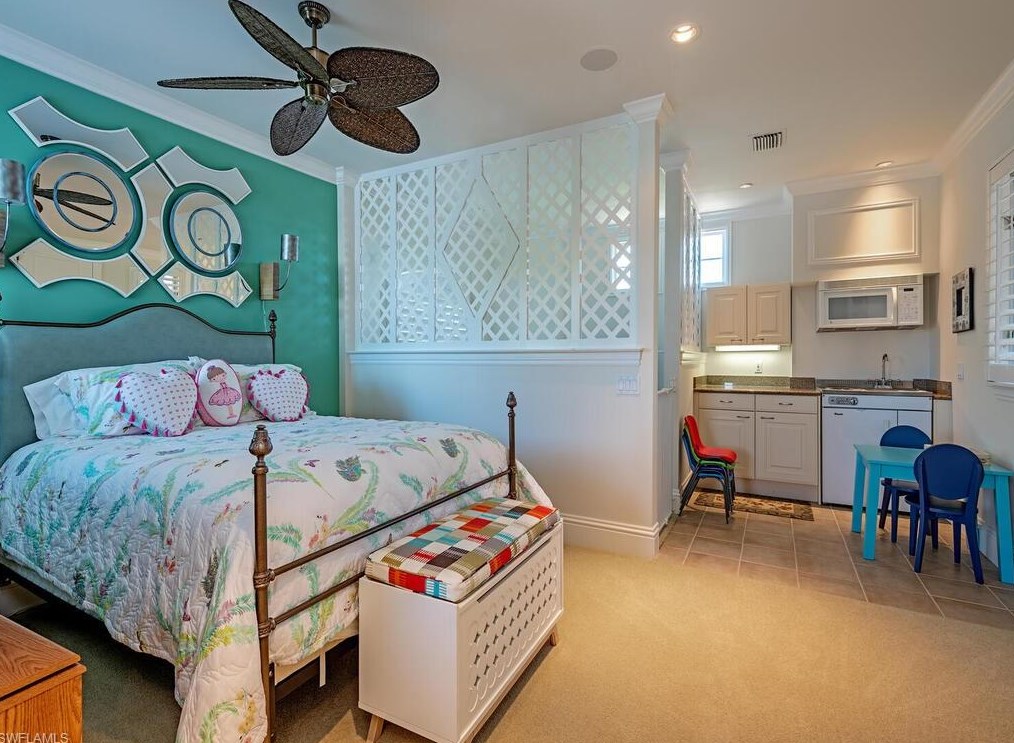 651 21 Ave, Naples FL 34116-6423 exterior