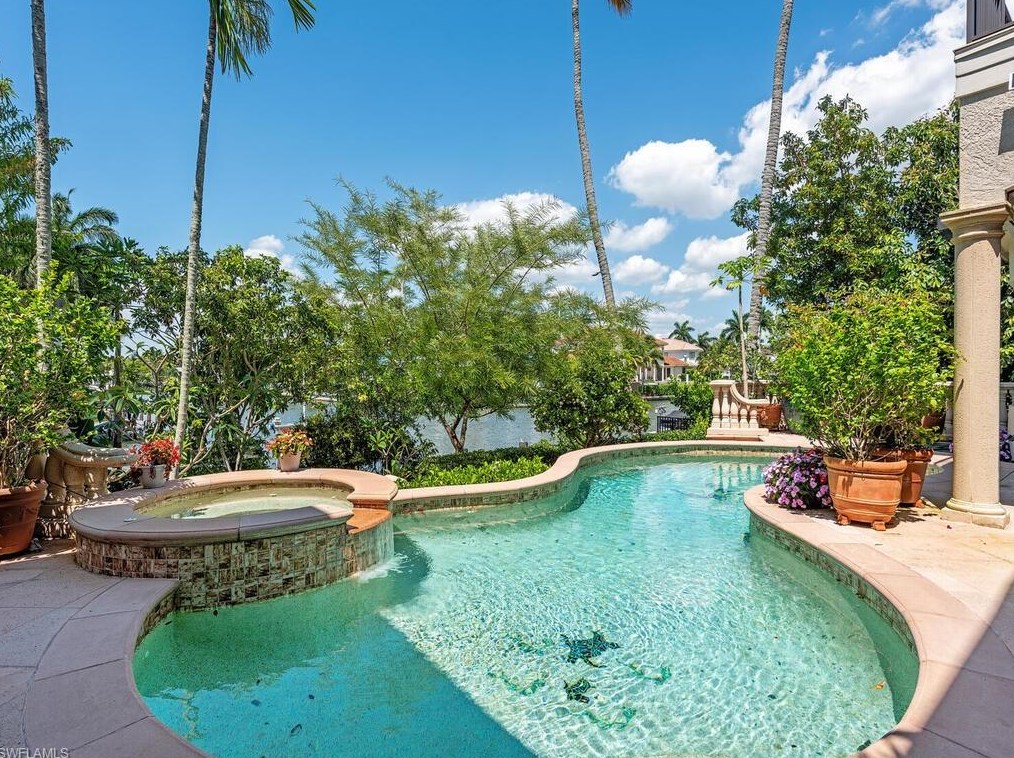 651 21 Ave, Naples FL 34116-6423 exterior