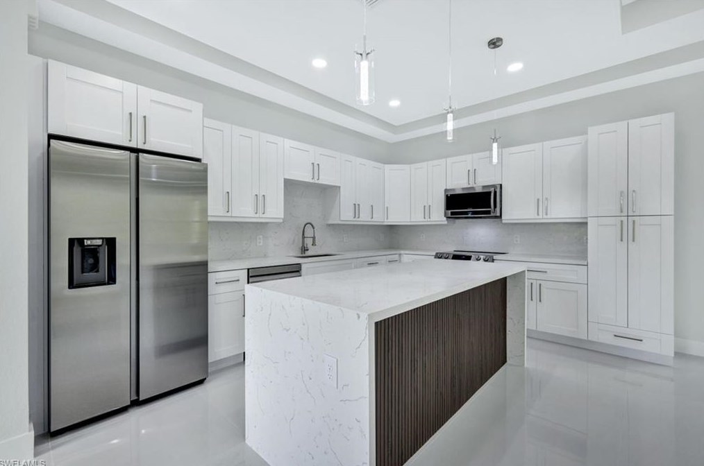 4576 68 Ave, Naples FL 34120-6451 exterior