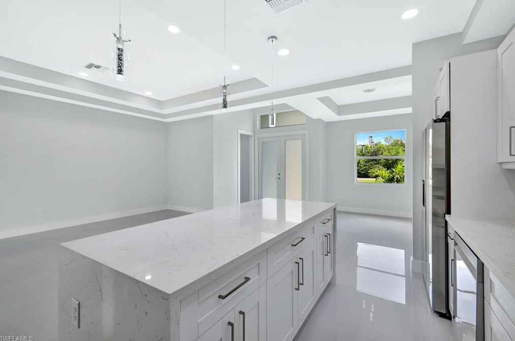 4576 68 Ave, Naples FL 34120-6451 exterior