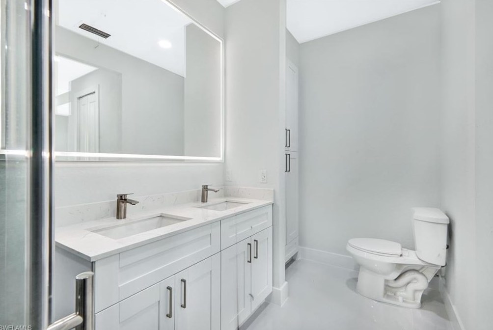 4576 68 Ave, Naples FL 34120-6451 exterior