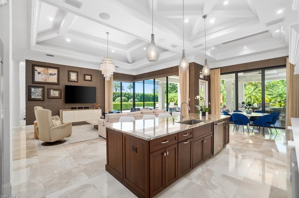 4265 Deephaven Ln, Naples FL 34119-8616 exterior