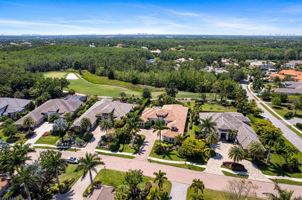 4265 Deephaven Ln, Naples FL 34119-8616 exterior