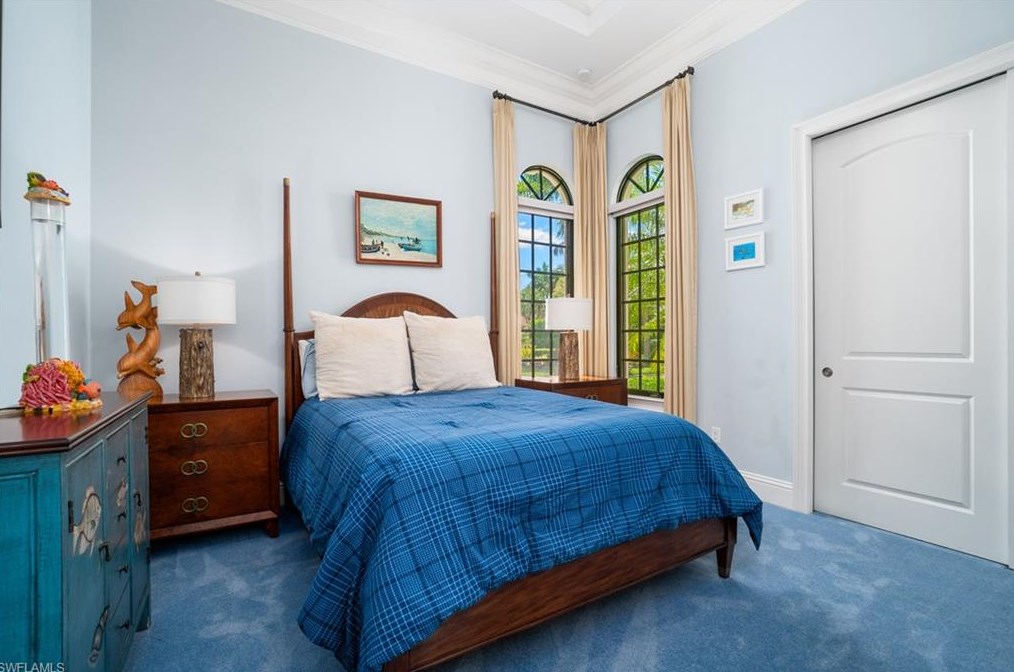 4265 Deephaven Ln, Naples FL 34119-8616 exterior