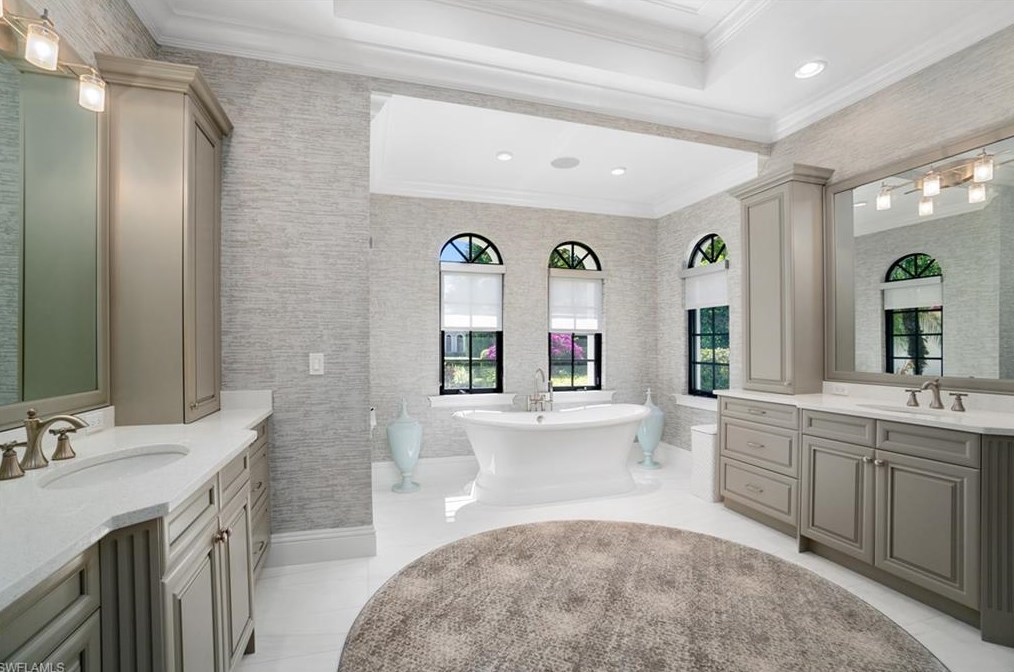 4265 Deephaven Ln, Naples FL 34119-8616 exterior