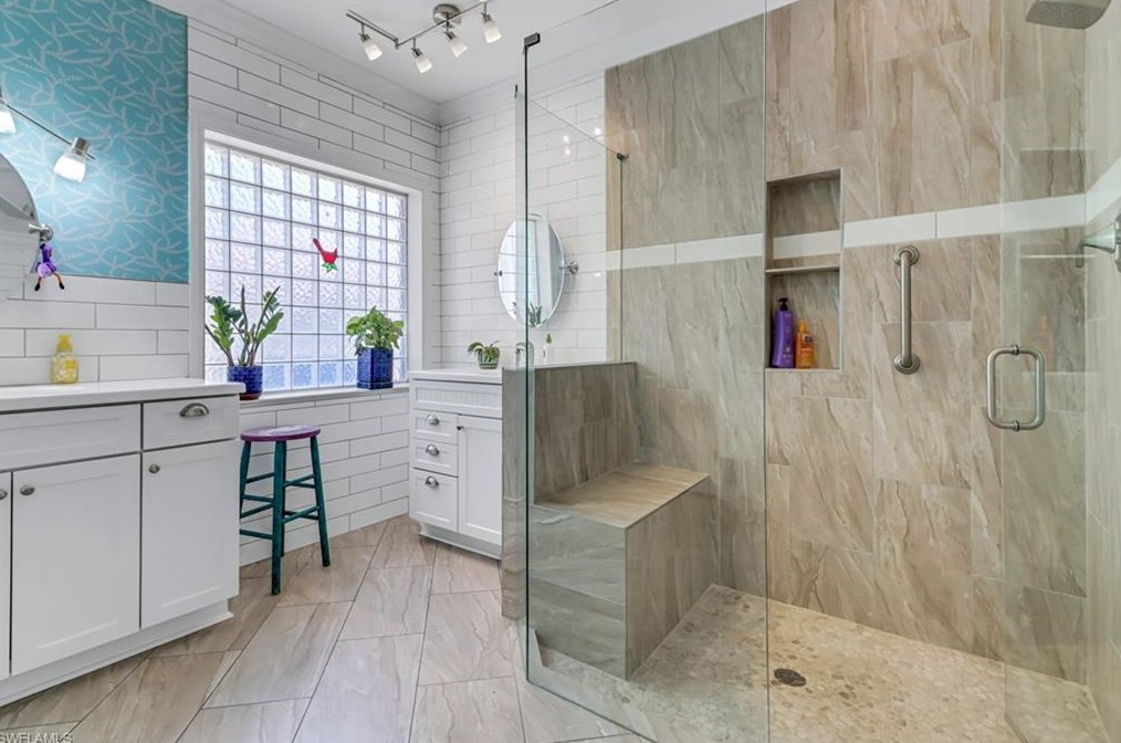 1097 Jardin Dr, Naples FL 34104-6616 exterior