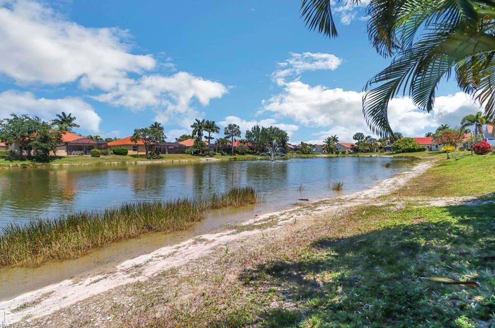 1097 Jardin Dr, Naples FL 34104-6616 exterior