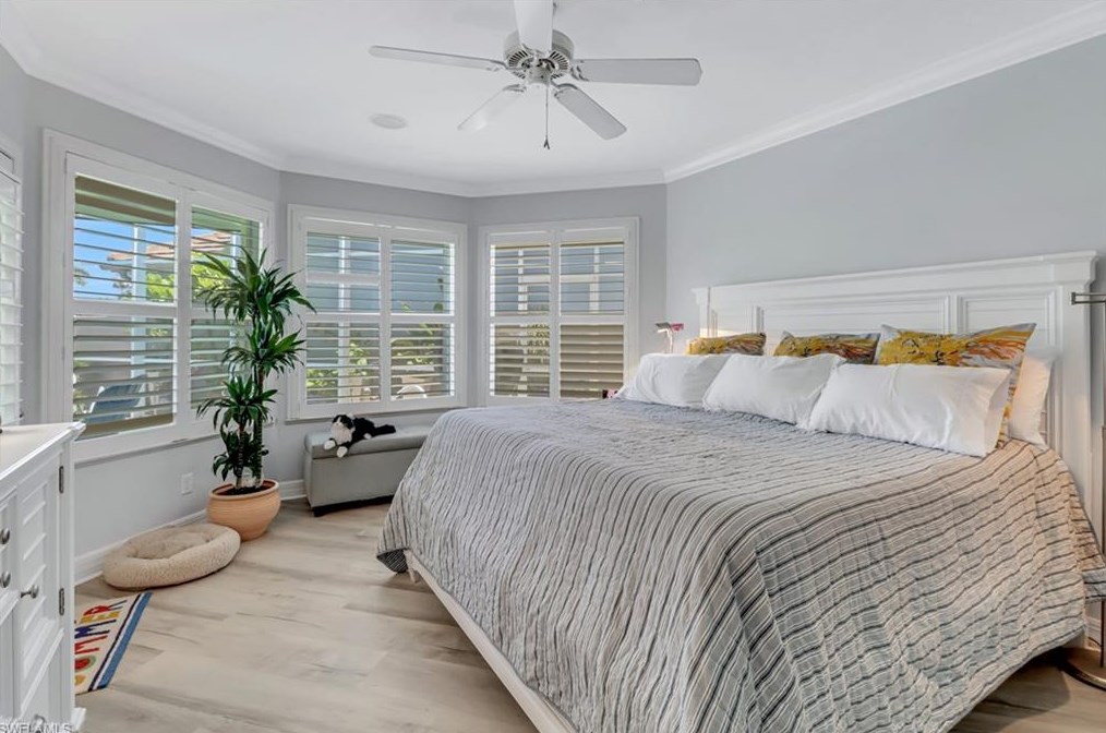 1097 Jardin Dr, Naples FL 34104-6616 exterior