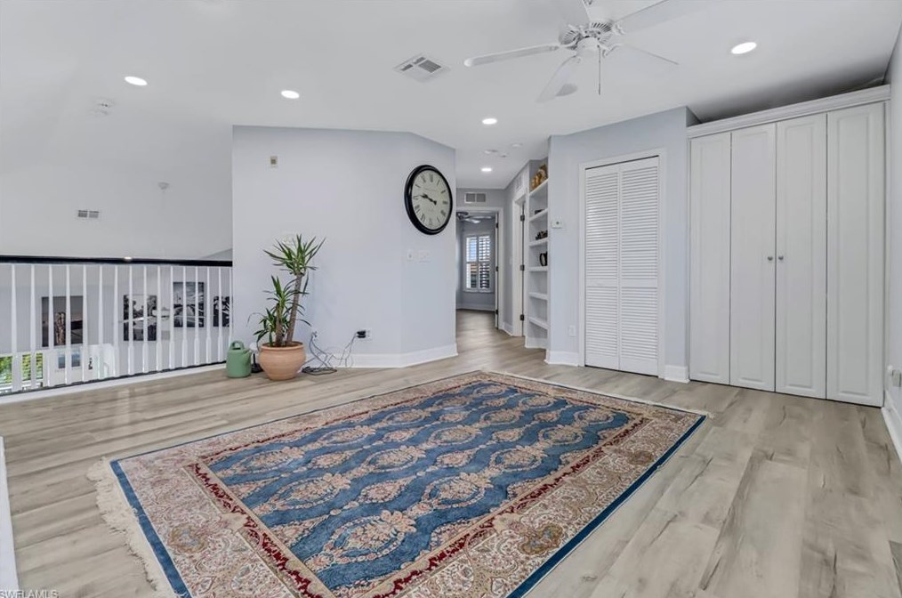 1097 Jardin Dr, Naples FL 34104-6616 exterior