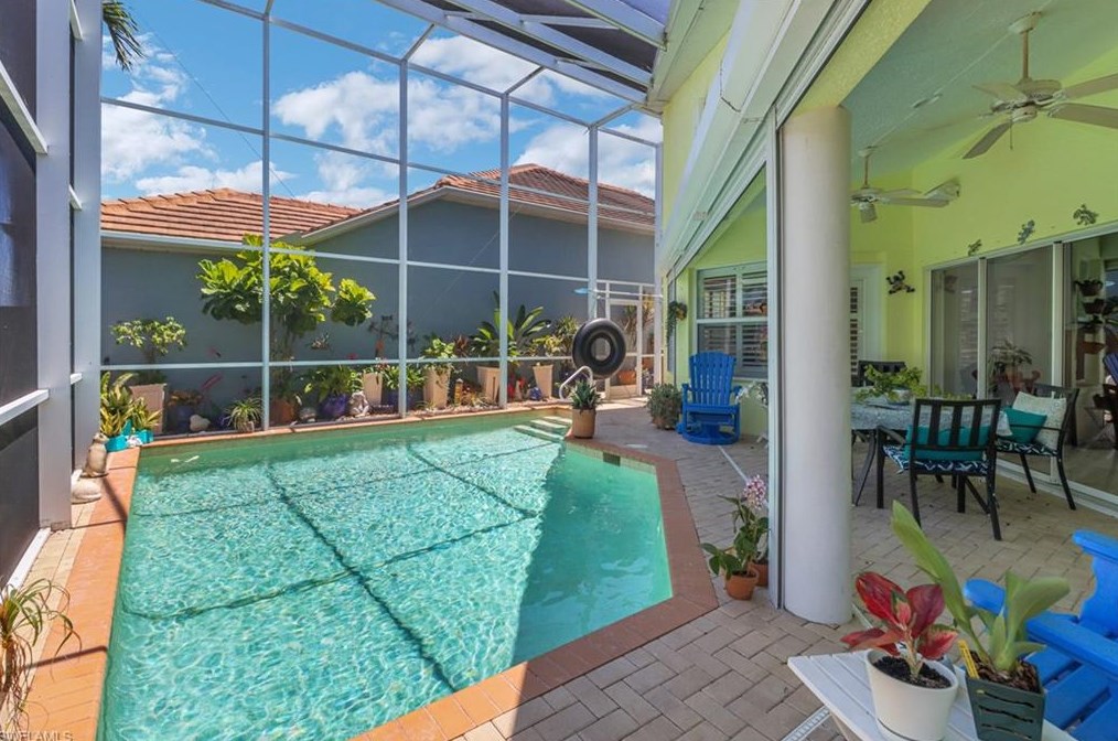 1097 Jardin Dr, Naples FL 34104-6616 exterior