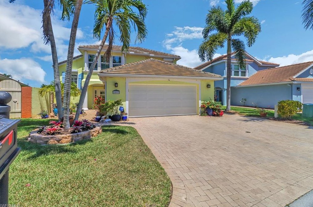 1097 Jardin Dr, Naples FL 34104-6616 exterior
