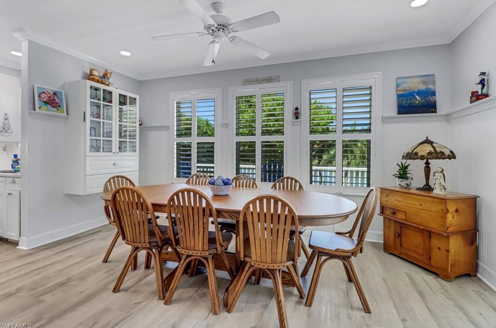 1097 Jardin Dr, Naples FL 34104-6616 exterior