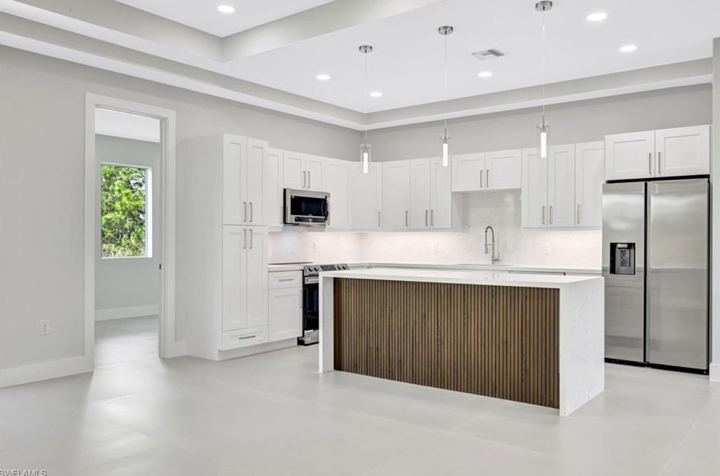 2621 20th Ave, Naples FL  34117-4550 exterior