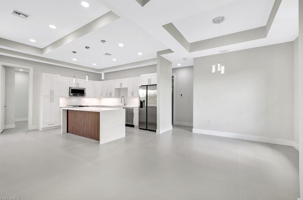2621 20th Ave, Naples FL  34117-4550 exterior