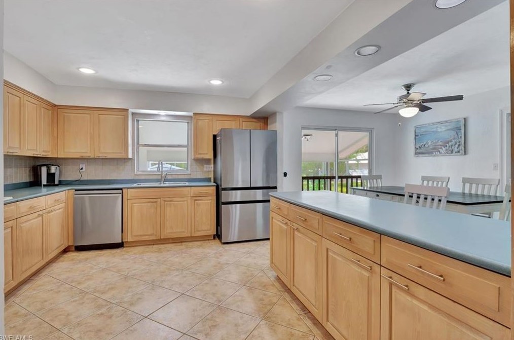 2720 68 St, Naples FL 34105-7225 exterior