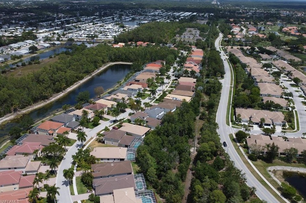 5658 Lago Villaggio Way, Naples FL 34104-5742 exterior